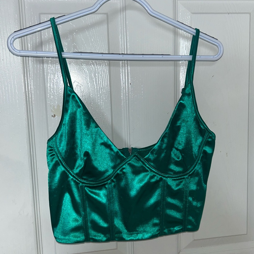 Silk green cropped top